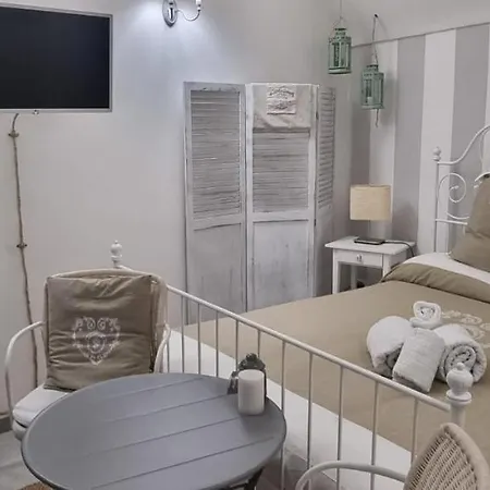 La Cameretta Al Porto Guest house